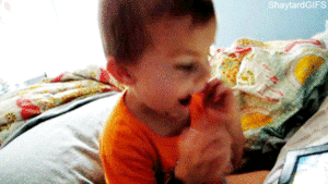 Baby GIF. Baby Gifs Geschokt Verbaasd Tunnel 