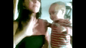 Baby GIF. Baby Ruimte Gifs Dans Gelukkig Aanbiddelijk Rotoscope Schattig 3 jaar oude is erg blij om 