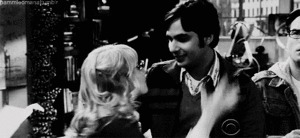 Big Bang Theory GIF. Films en series Gifs Big bang theory Hop Kaley cuoco 