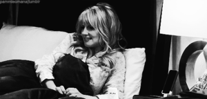 Big Bang Theory GIF. Films en series Tv Gifs Big bang theory Komedie Kaley cuoco 