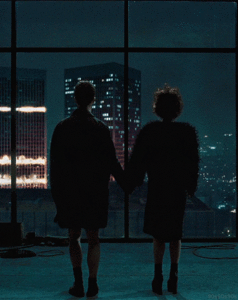 Brad Pitt GIF. Liefde Angelina jolie Brad pitt Omhelzing Kus Gifs Filmsterren Movie gif Poljubac Angie en brad 