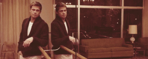 Brad Pitt GIF. Bioscoop Brad pitt Gifs Filmsterren Matt damon Ernstig Spiegel Poseren The curious case of benjamin b 