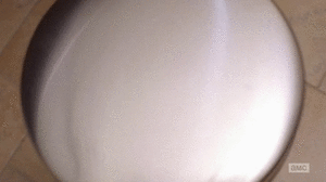Breaking Bad GIF. Geweer Films en series Breaking bad Gifs Filmsterren Bryan cranston Amc 