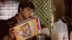 Breaking Bad GIF. Ontbijt Films en series Breaking bad Gifs Cornflakes Walter jr 
