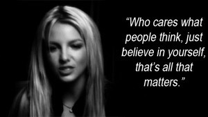 Britney Spears GIF. Artiesten Britney spears Crazy Gifs Glimlach 