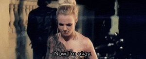 Britney Spears GIF. Artiesten Britney spears Gifs Achterdochtig Glimlachen Blond Hou je mond 