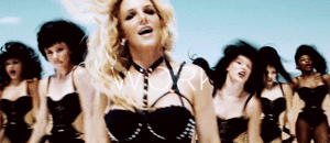 Britney Spears GIF. Artiesten Britney spears Gifs Glimlachen Muziekvideo Hair flip Oops Popster 