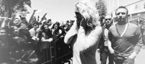 Britney Spears GIF. Dansen Artiesten Britney spears Gifs Glimlachen Grappig gezicht Mic 