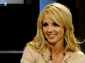 Britney Spears GIF. Artiesten Britney spears Gifs Muziekvideo Hair flip 