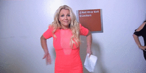 Britney Spears GIF. Artiesten Britney spears Gifs Hair flip 