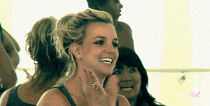 Britney Spears GIF. Artiesten Britney spears Gifs Onhandig Nerveus Lachend Glimlachen 