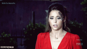Britney Spears GIF. Artiesten Britney spears Gifs Brunette Hair flip 