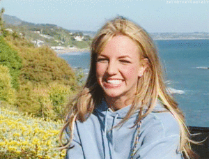 Britney Spears GIF. Artiesten Britney spears Tong Crazy Gifs 