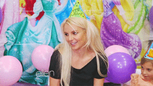 Britney Spears GIF. Artiesten Britney spears Gifs Verveeld Baby one more time 