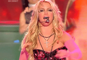 Britney Spears GIF. Artiesten Britney spears Gifs Achterdochtig Glimlachen Blond Hou je mond 