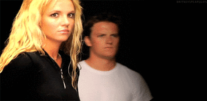 Britney Spears GIF. Televisie Artiesten Britney spears Gifs Onhandig Grappig gezicht De look De x factor Xfactor 