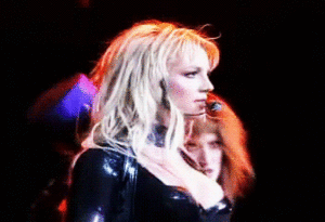 Britney Spears GIF. Dansen Artiesten Britney spears Mensen Gifs Blond Shirtless Het zingen Abs 