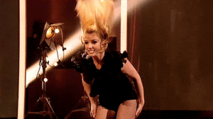 Britney Spears GIF. Artiesten Britney spears Gifs Muziekvideo Hair flip 