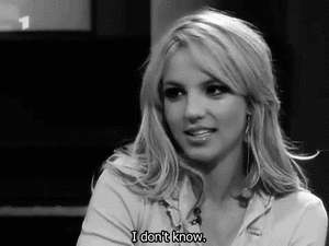 Britney Spears GIF. Artiesten Britney spears Gifs Achterdochtig Glimlachen Blond Hou je mond 