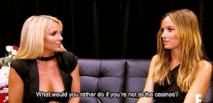 Britney Spears GIF. Dansen Artiesten Britney spears Gifs Opgewonden Jumping Blond Het zingen Tweesprong Slaapkamer 
