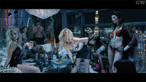 Britney Spears GIF. Verward Artiesten Britney spears Gifs Verveeld Blond Pruik Gom 