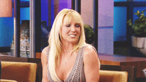 Britney Spears GIF. Artiesten Britney spears Gifs Brunette Hair flip 