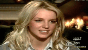 Britney Spears GIF. Artiesten Britney spears Gifs 1999 Lachend Glimlachen Fotoshoot 