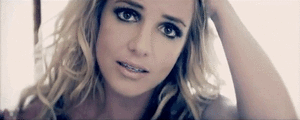 Britney Spears GIF. Artiesten Britney spears Tong Crazy Gifs 