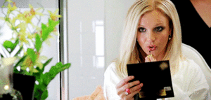 Britney Spears GIF. Artiesten Britney spears Gifs Muziekvideo Toxic 