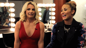 Britney Spears GIF. Artiesten Britney spears Gifs Muziekvideo Hair flip 