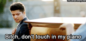 Bruno Mars GIF. Interview Artiesten Bruno mars Gifs Lachend Haha 