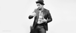 Bruno Mars GIF. Artiesten Bruno mars Bruno Gifs 