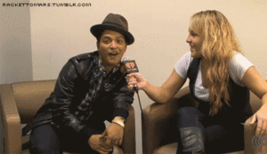 Bruno Mars GIF. Interview Artiesten Bruno mars Gifs 