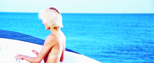 Cameron Diaz GIF. Bioscoop Film Bikini Gifs Filmsterren Cameron diaz Oceaan Zonnig Charlies angels 
