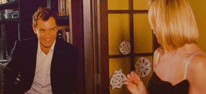 Jude Law GIF. Gifs Filmsterren Cameron diaz Jude law Dans The holiday Nye 