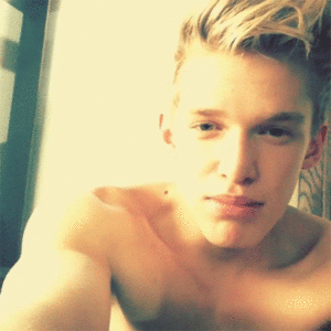 Cody Simpson GIF. Artiesten Gifs Cody simpson Instagram 