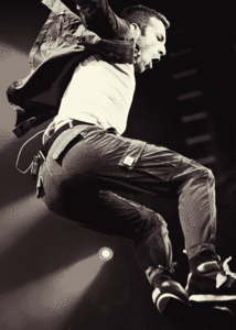 Coldplay GIF. Artiesten Coldplay Gifs Chris martin The scientist 