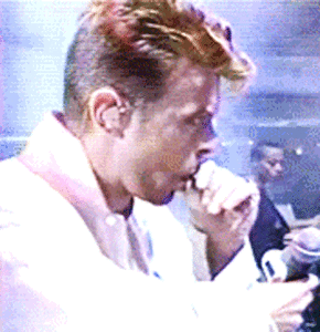 David Bowie GIF. Beroemdheden Artiesten Gifs David bowie Fotoset Live show Morrissey 