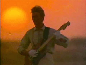 David Bowie GIF. Beroemdheden Artiesten Gifs David bowie Fotoset Live show Morrissey 
