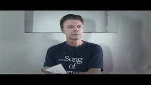 David Bowie GIF. Artiesten Gifs David bowie Muziekvideo Blue jean 