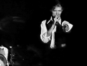 David Bowie GIF. Beroemdheden Artiesten Gifs David bowie Fotoset Live show Morrissey 