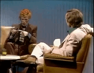 David Bowie GIF. Beroemdheden Artiesten Gifs David bowie Fotoset David bowie interview Seksuele frustratie 
