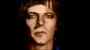 David Bowie GIF. Beroemdheden Artiesten Gifs David bowie De man die naar de aarde viel Thomas newton 