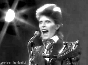 David Bowie GIF. Artiesten Gifs David bowie Ringo starr 