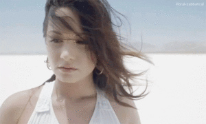 Britney Spears GIF. Artiesten Britney spears Demi lovato Britney Gifs Lachend De x factor X factor X factor ons The x 