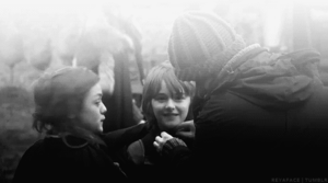 Game Of Thrones GIF. Games Game of thrones Tv Gifs Kit harington Rose leslie 