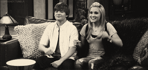 Miley Cyrus GIF. Artiesten Hannah montana Miley cyrus Gifs Home video 