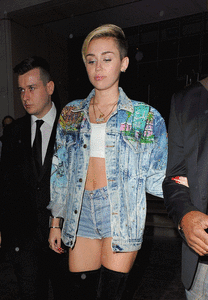 Miley Cyrus GIF. Liefde Artiesten Hannah montana Miley cyrus Gifs Buit 