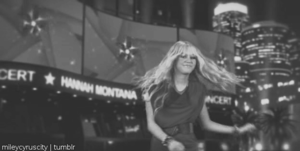 Hannah Montana GIF. Disney Artiesten Hannah montana Miley cyrus Gifs 