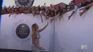 Jennifer Lopez GIF. Artiesten Tong Jennifer lopez Gifs Jlo American idol American idol xiii 